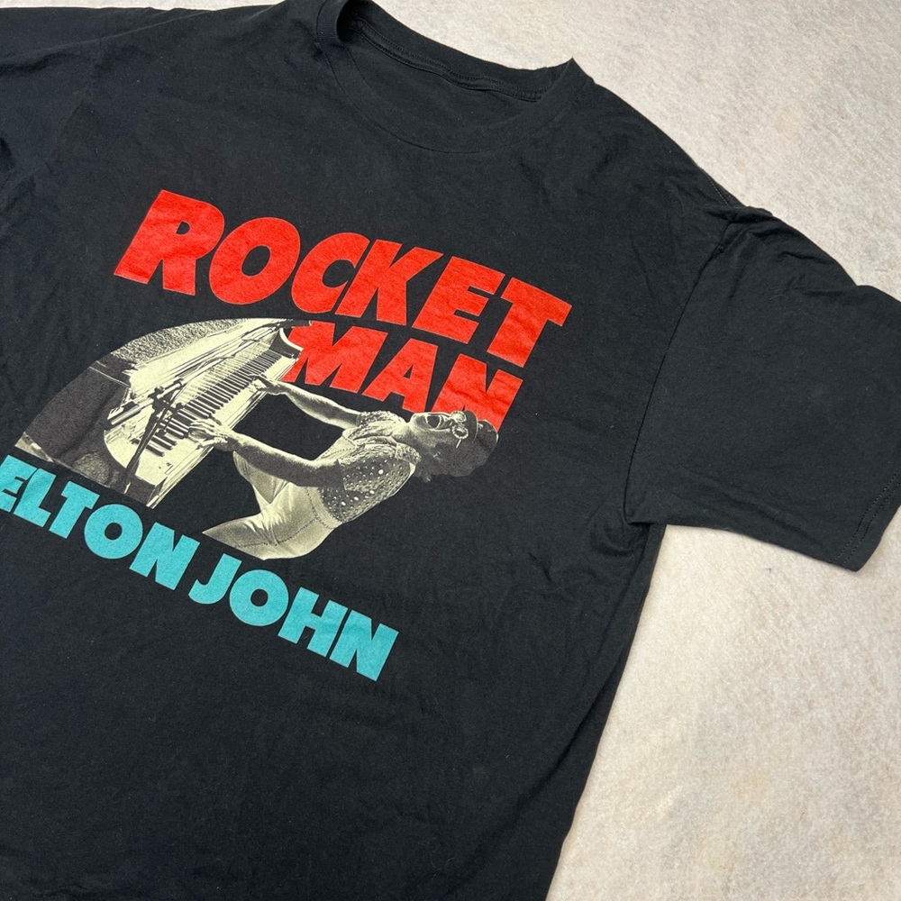Unbranded Men’s Large‎ Black Elton John “Rocketman” Tee